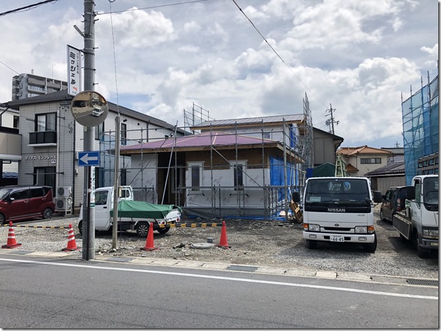 æ¾æ¬å¸åºåã®å®¶ãå·¥äºä¸­ãã­ã¬ã¤