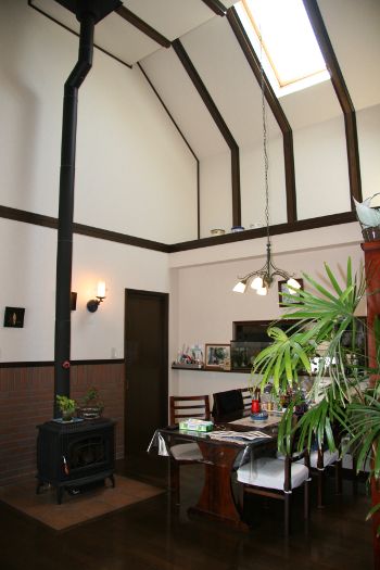 松本市暖炉のある高天井の家-松本市暖炉のある高天井の家の暖炉