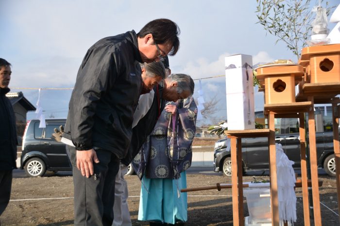 職人さんも参加の地鎮祭